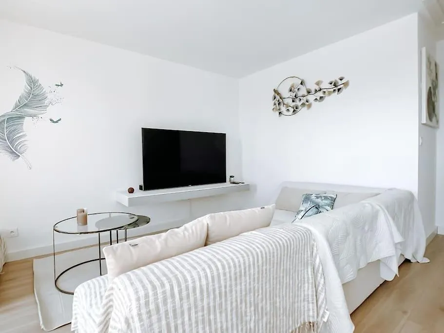 Appartement Type Industriel Dans Cadre Provencal Sanary-sur-Mer Apartment
