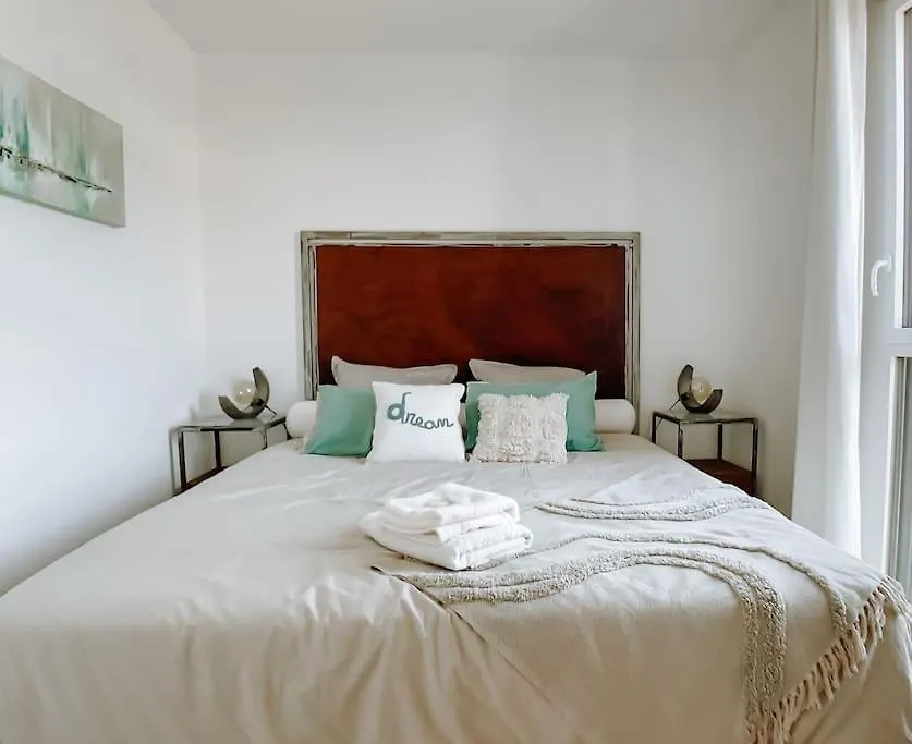Appartement Type Industriel Dans Cadre Provencal Sanary-sur-Mer 0*,  France