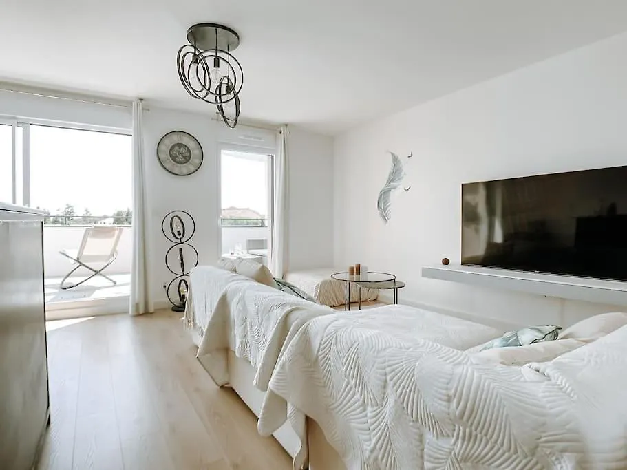 Appartement Type Industriel Dans Cadre Provencal Sanary-sur-Mer