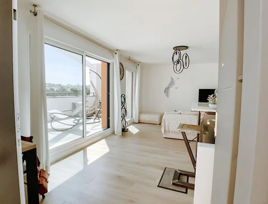 Apartment Appartement Type Industriel Dans Cadre Provencal Sanary-sur-Mer