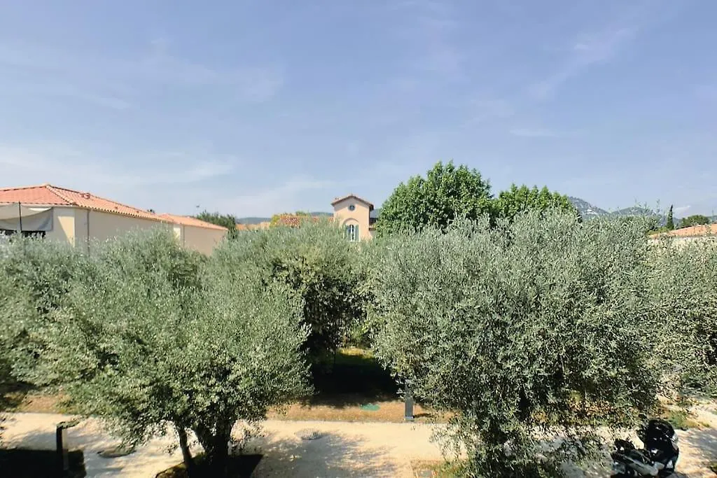Appartement Type Industriel Dans Cadre Provencal Sanary-sur-Mer France
