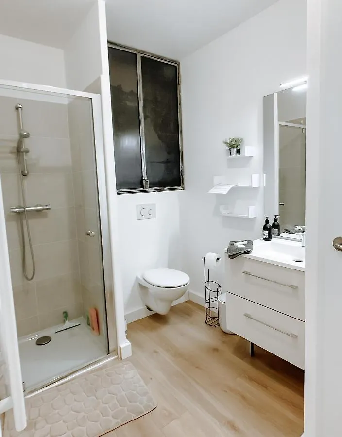 Appartement Type Industriel Dans Cadre Provencal Sanary-sur-Mer